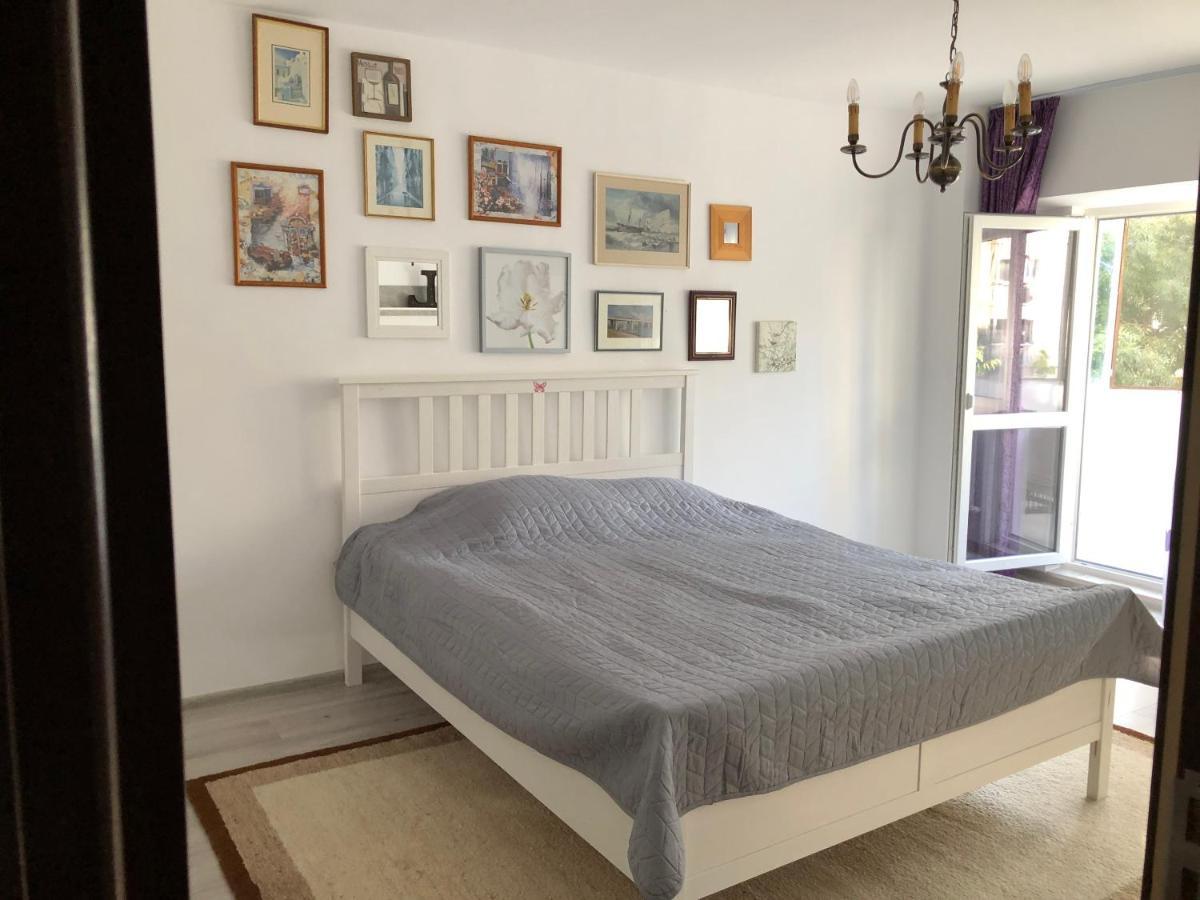 Le Garcon De Cristina-Simple,Quiet,Spacious Studio Bucharest Exterior photo